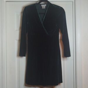 K.C. Spencer Women's Green‎ Velvet long sleeve dress Size 6P